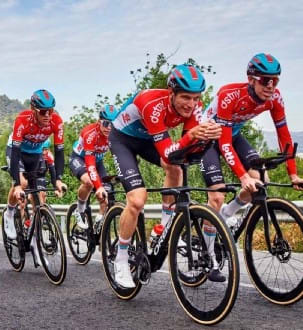 Dstny embarque ses clients et partenaires pour une expérience unique au coeur du Tour de France 2024