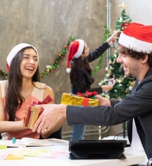 30 idées cadeaux à moins de 10 euros pour un Secret Santa en entreprise