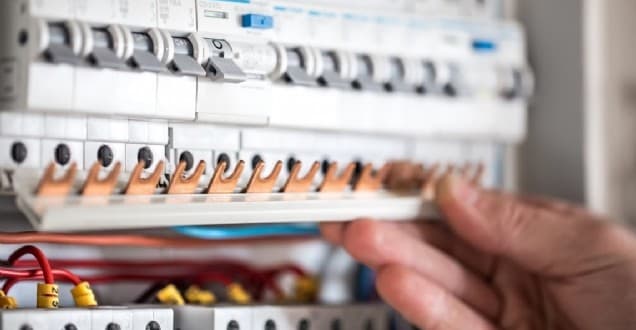 Vente de matériel électrique en ligne : les enjeux d'une nouvelle tendance de fond