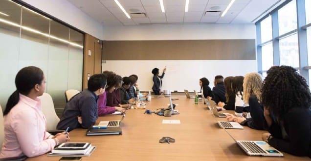 Comment les outils collaboratifs boostent la performance des équipes