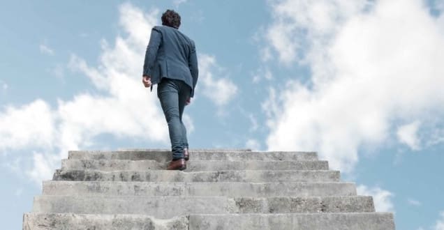 Carrière : le 'career cushioning', nouvelle stratégie face à un marché de l'emploi moins porteur ?