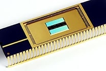 Bruxelles autorise le rapprochement d'Intel et STMicroelectronics