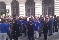 La folie iPad 2 attire les convoitises à l'Apple Store Opera Paris
