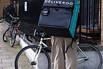 Les livraisons de Deliveroo détournées par des pirates affamés