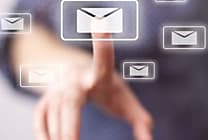 La Poste à la fois boostée et pénalisée par Internet