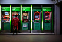 Comment des cybercriminels dévalisent les ATM. sans les mains