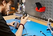 Réparation des iPhones : Apple se rapproche des ateliers indépendants