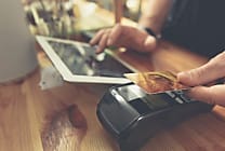 Le paiement sans contact poursuit sa progression