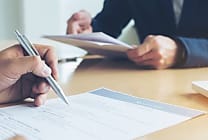 La Covid-19 plombe les transactions d'entreprise