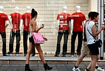 [Tribune] Les soldes d'été, miroir des contradictions économiques