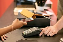 43 % des consommateurs règlent leurs courses avec leur portable