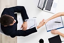 Recrutement de cadres : l'Apec revoit ses prévisions à la  [...]