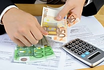 L'acompte sur salaire, outil de fidélisation des salariés en période d'inflation ?