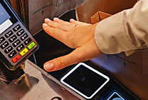 Amazon poursuit le déploiement de sa technologie qui permet de payer avec la paume  [...]