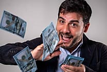 Des hausses de salaire jugées insuffisantes par les acheteurs