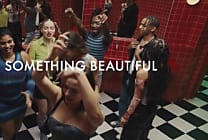 Sephora adopte une signature de marque mondiale