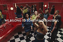 Sephora adopte une signature de marque mondiale