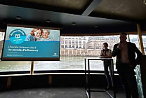 Les distributeurs traditionnels et les guides d'achat performent sur Internet