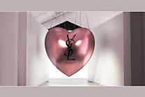 Yves Saint Laurent Beauté fait vivre une expérience immersive à Paris