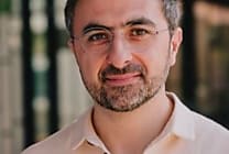 Qui est Mustafa Suleyman, le nouveau 'Monsieur IA' de Microsoft ?