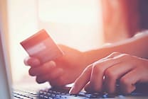 Soldes d'été : quel est le portrait-robot du consommateur français en ligne ?