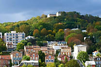Suresnes modernise la relation citoyenne grâce à l'IA et NXO
