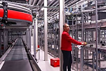 [Reportage] Dans les coulisses du premier site robotisé de  [...]
