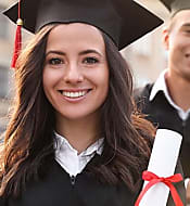 Quels diplômes préparent aux métiers de la relation client ?
