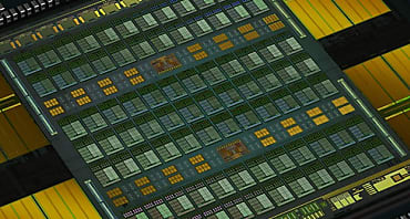 21 milliards de transistors dans le nouveau GPU de la Titan V sous architecture Volta.