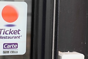 Titres-restaurant : un avantage plébiscité mais à bout de souffle ?
