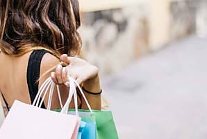 Soldes d'été 2025 : Les Français prêts à dépenser 233 euros en moyenne
