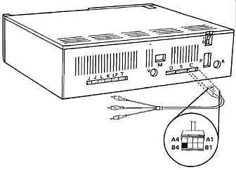 Un câble adaptateur pour lecteur de cassettes est fourni en option (extrait du manuel technique de référence du PCjr, première édition révisée, novembre 1983).