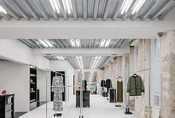 The Kooples digitalise l'expérience client en boutique et épure sa boutique