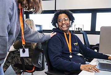 Externalisation inclusive : Handicall rejoint le groupe Finare