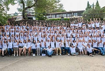 Chez Val Solutions, une force de vente senior-friendly et performante