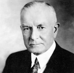 Thomas J. Watson dans les années 1920 (photo issue des archives IBM ; via Paul C. Lasewicz).