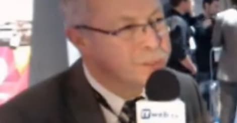 «Tous les mobiles sont sans contact sauf l'iPhone»