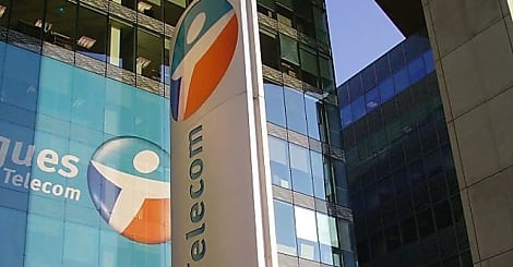 Même seul, Bouygues Telecom redresse la tête