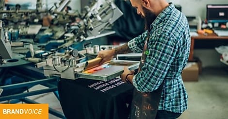 Quels avantages à personnaliser des tee-shirts pour renforcer la cohésion en entreprise ?