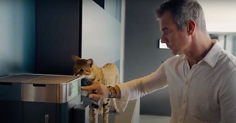 KitchenAid s'associe à Sébastien Loeb pour promouvoir ses machines à café