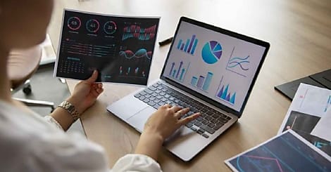 Reconversion professionnelle : Pourquoi choisir le métier de Data Analyst ?