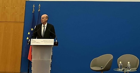 Eric Lombard, ministre de l'Économie, des Finances et de la Souveraineté industrielle et numérique, lors d'une conférence de presse à Bercy le 27 janvier 2025.