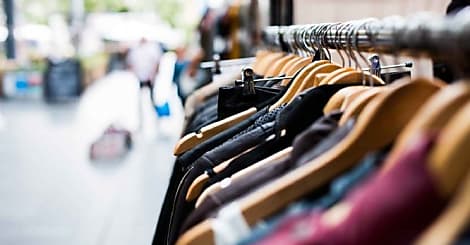 Vêtements publicitaires : un outil stratégique pour renforcer la visibilité des entreprises