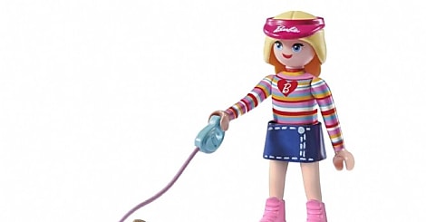 Barbie chausse ses rollers chez Playmobil