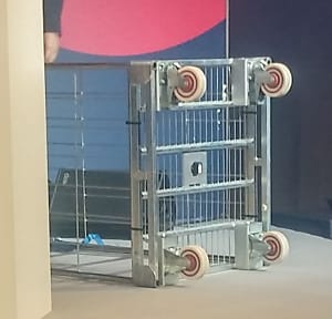 Le capteur discrètement placé sous la base du roll.