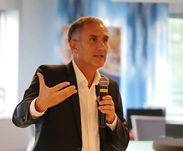 Guy Mamou-Mani lors de l'inauguration du FastLab.