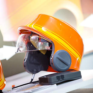 Oscar 2.0, le casque de chantier de nouvelle génération de Colas Rail sera un casque connecté dès sa prochaine version, attendue pour 2017.