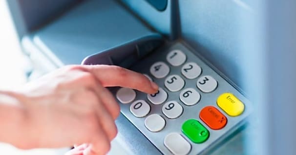 Digitaliser les réseaux bancaires grâce aux ATM intelligents