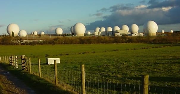 Menwith Hill : le porte-avion de la NSA au coeur de l'Europe