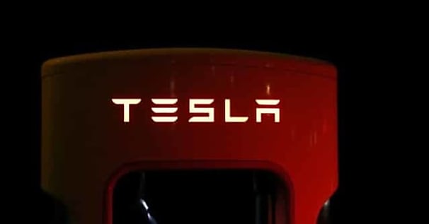 Emploi : Tesla taille dans ses effectifs